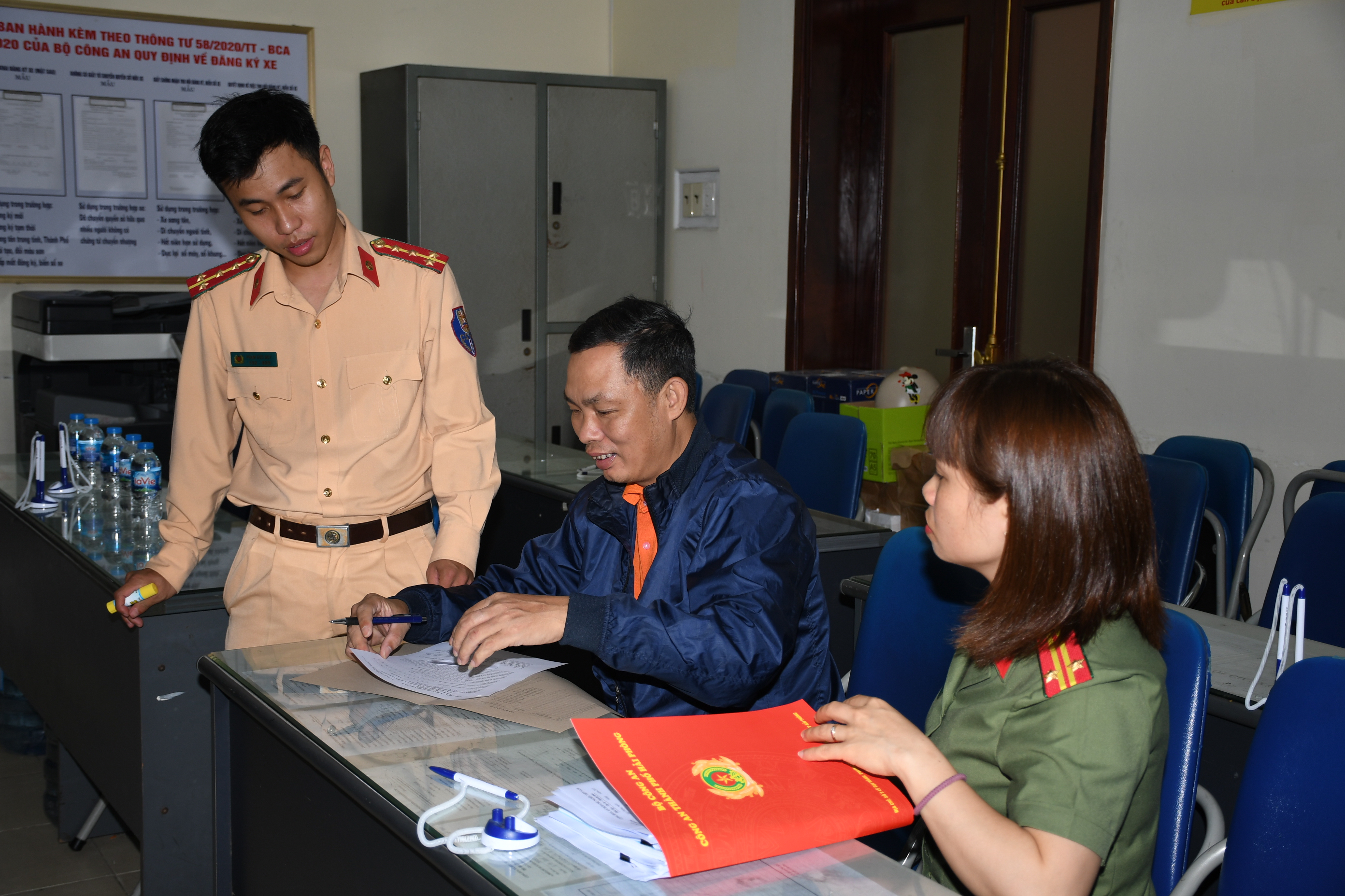 Phòng Cảnh sát giao thông đường bộ- đường sắt: Chuyển đổi biển số trên 15.000 phương tiện vận tải